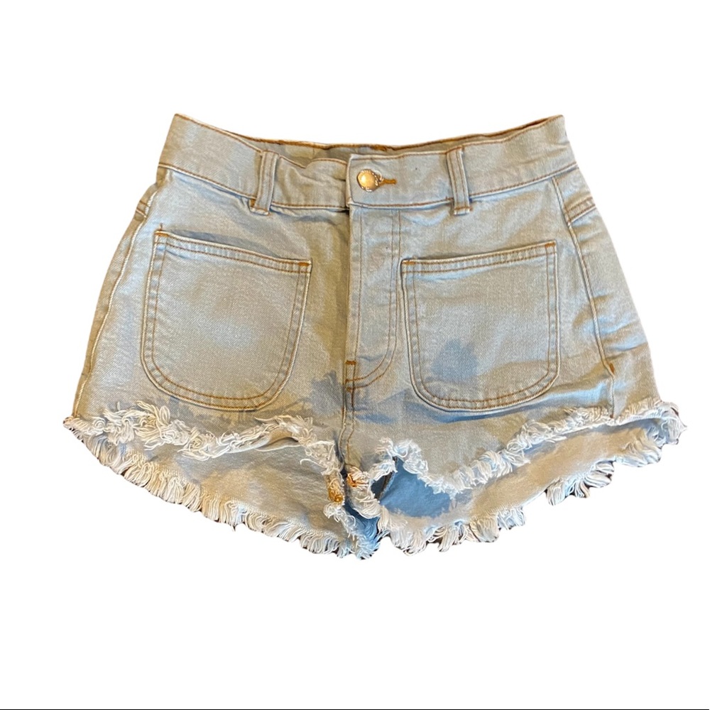 Kendal & Kylie light wash mid to high rise cut offs size 24